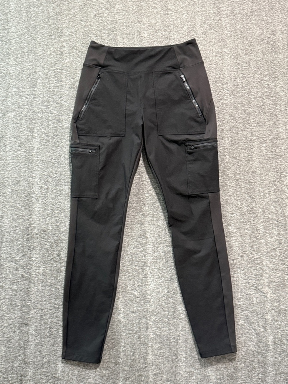 Athleta Headlands Hybrid Cargo Pants Women's 6 Black Zip Pockets Stretch
